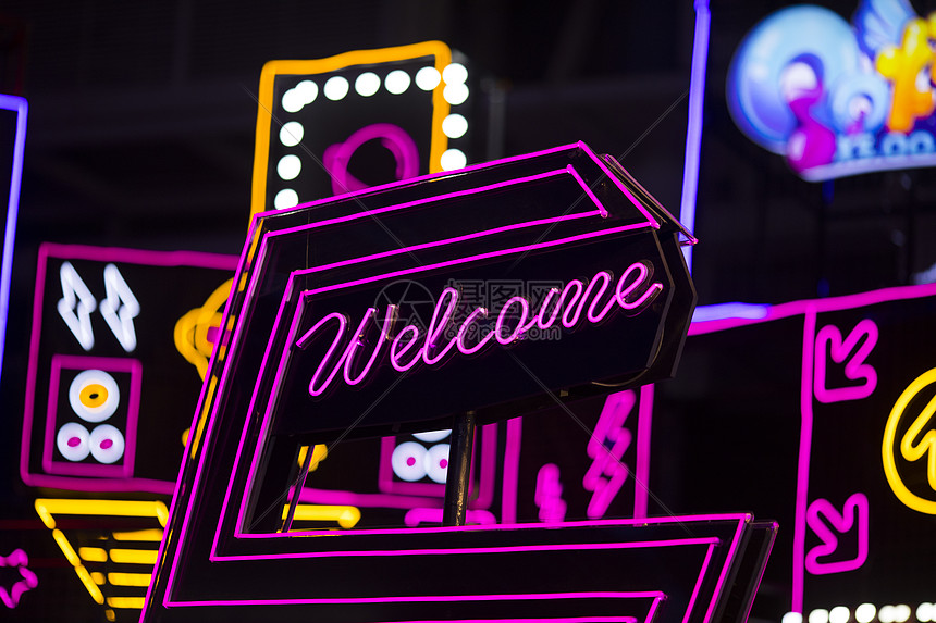 The Origin of Neon Lights: From Scientific Discovery to Cultural Icon